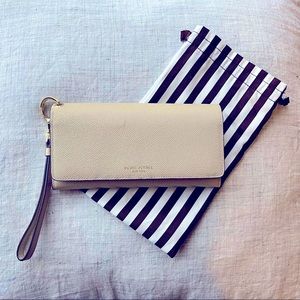 Henri Bendel Uptown Beige Wristlet/Clutch